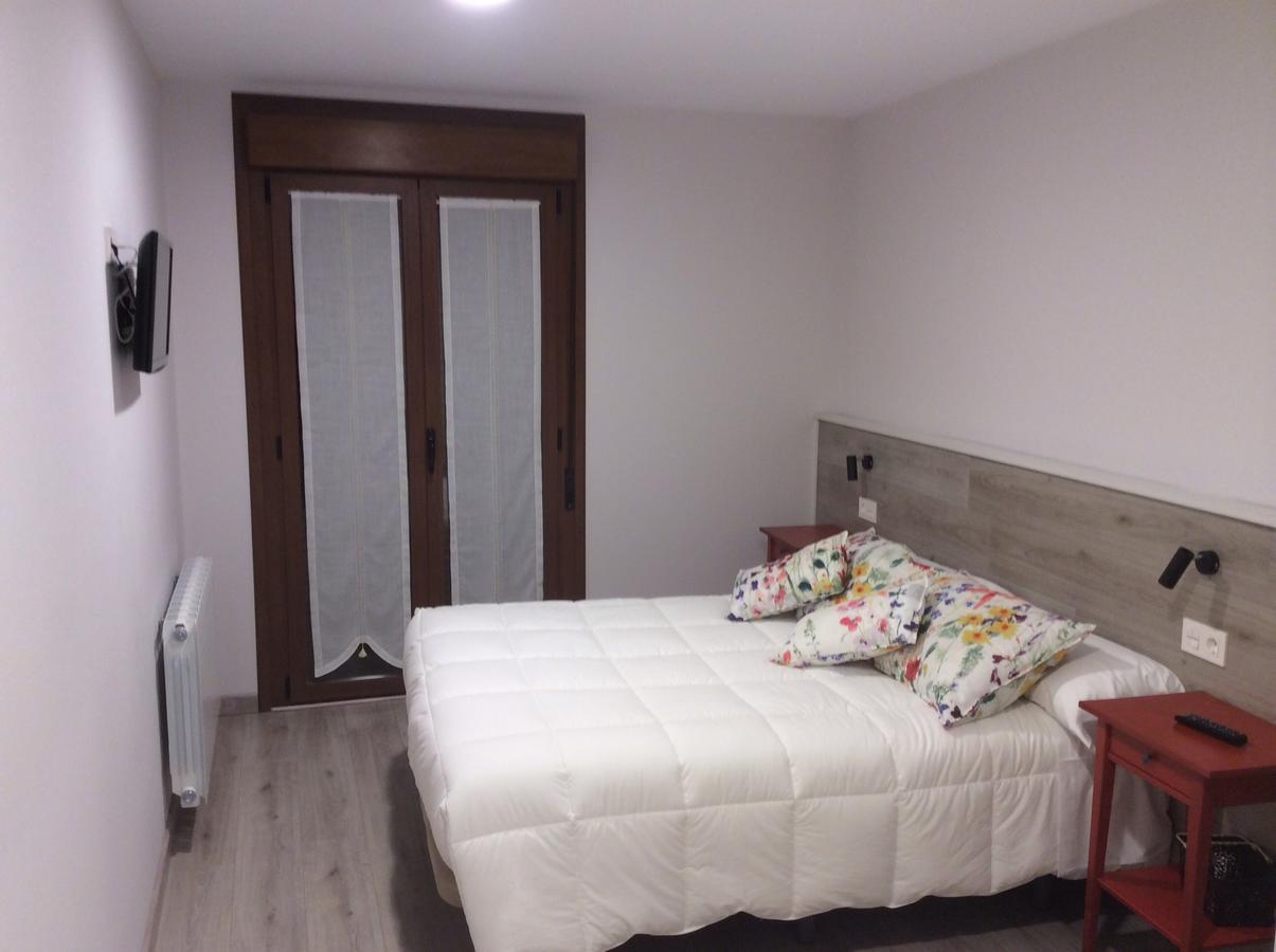 La Casa De Los Soportales Mansilla de las Mulas Bagian luar foto